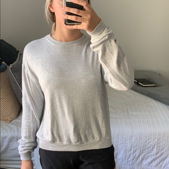 Brandy Melville Sweaters - Brandy Melville Pullover Sweater